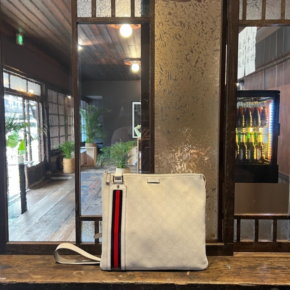 💯 Authentic GUCCI
White GG Coated Canvas Flat Messenger Bag Nautical ⚓️ - Picture 6 of 17